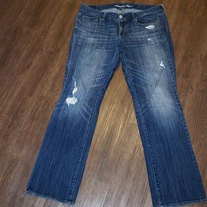 🎀 American Eagle Straight Leg Jeans 🎀